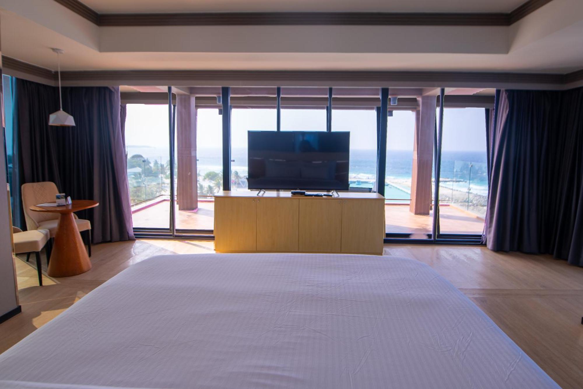 Swarn By Hawks Hotels Kamadhoo Екстериор снимка