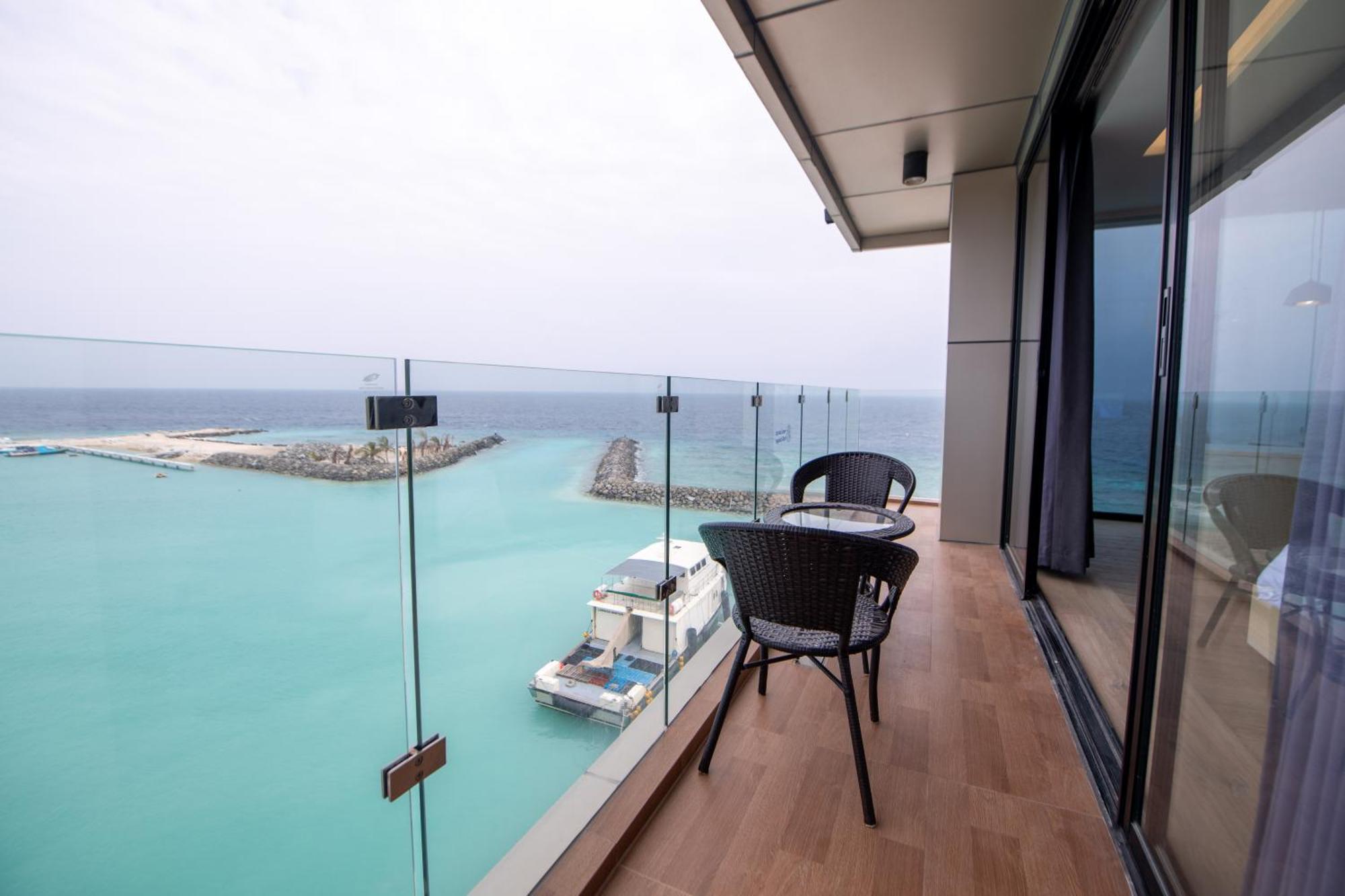 Swarn By Hawks Hotels Kamadhoo Екстериор снимка