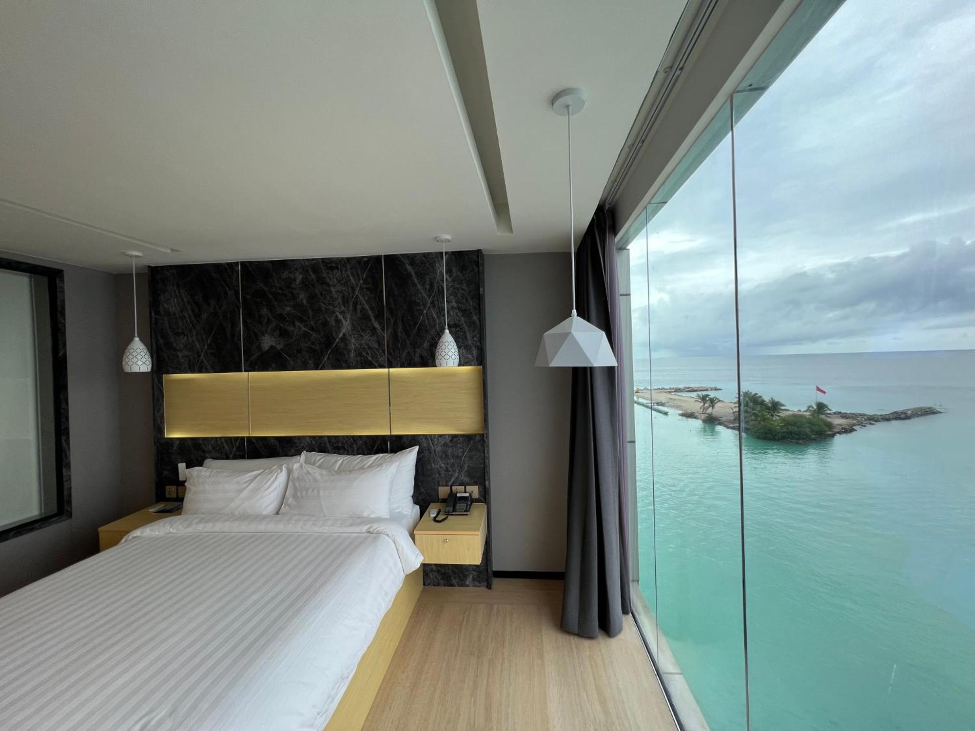 Swarn By Hawks Hotels Kamadhoo Екстериор снимка